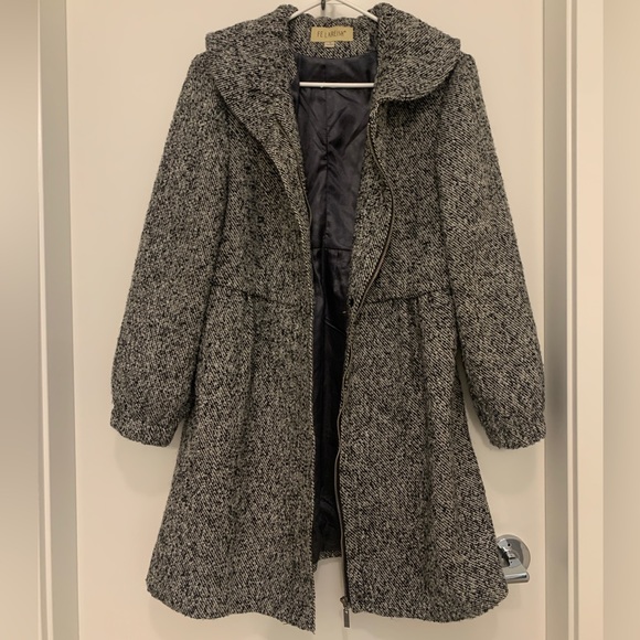 Stylish Fe Lareish Coat 🧥 - Picture 2 of 5